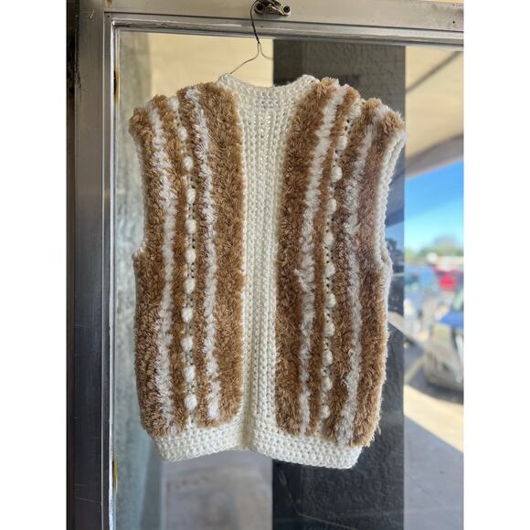 Vintage 1970s chunky knit acrylic Answers by Riddles sweater vest size medium - Picture 4 of 4